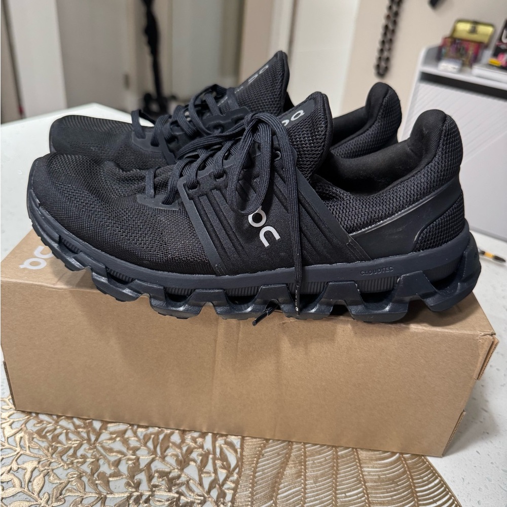 On Running Men's Black Cloudstratus Shoes
